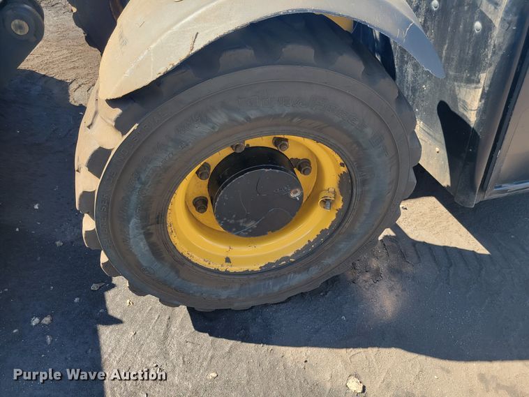 image for item JG9126 2015 Caterpillar TH255C  telehandler