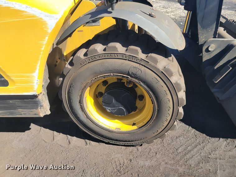 image for item JG9126 2015 Caterpillar TH255C  telehandler