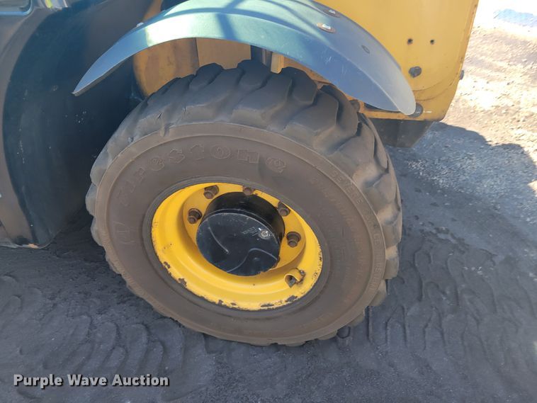 image for item JG9126 2015 Caterpillar TH255C  telehandler