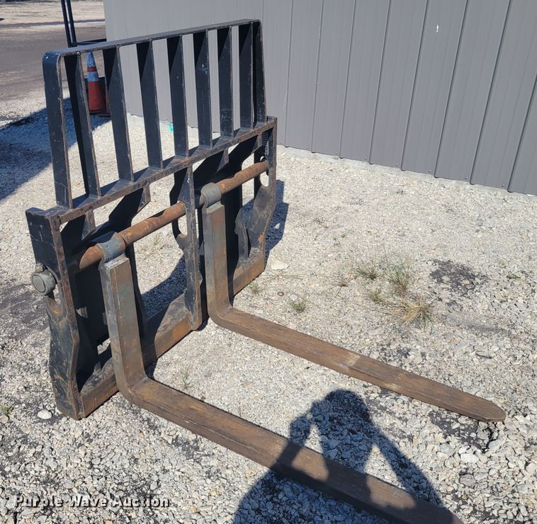 image for item JG9126 2015 Caterpillar TH255C  telehandler