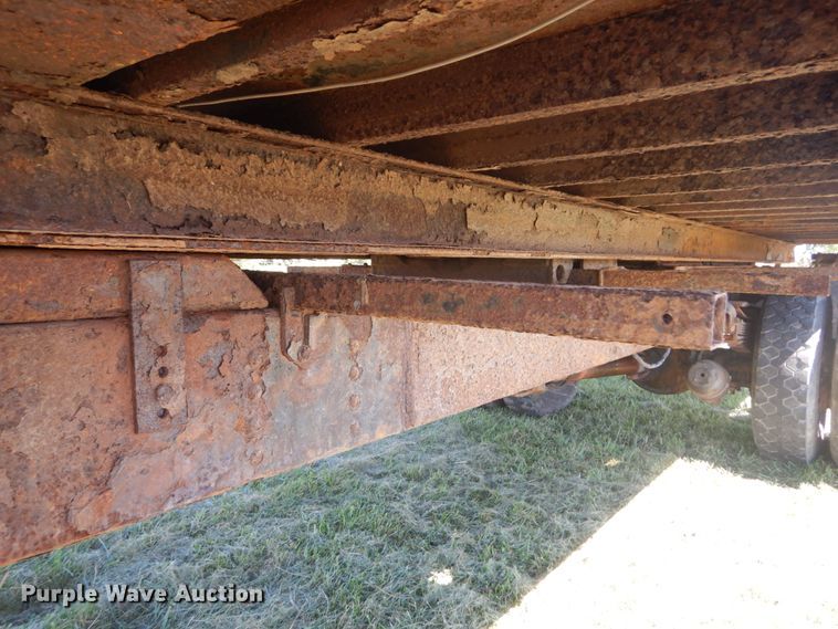 image for item JG9129 2002 GMC 7500  rollback truck