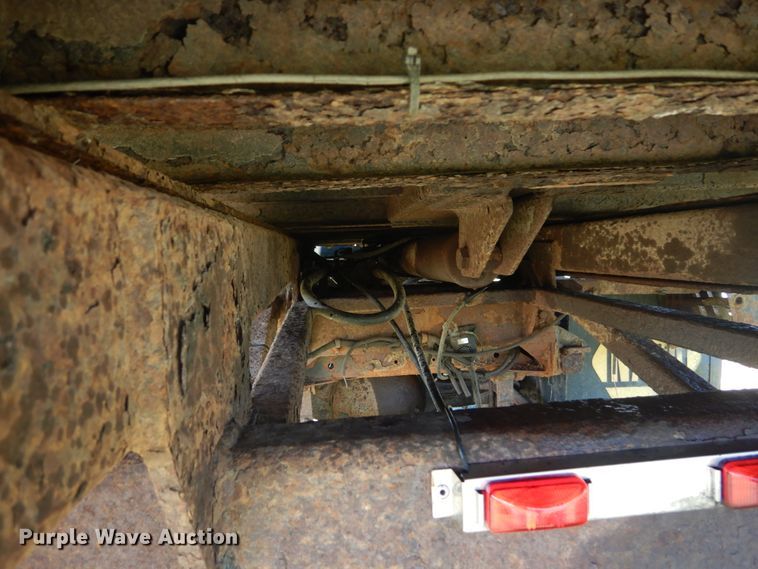 image for item JG9129 2002 GMC 7500  rollback truck