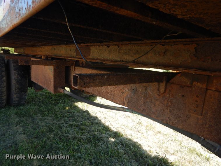 image for item JG9129 2002 GMC 7500  rollback truck