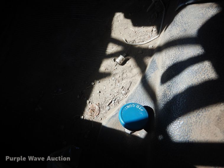 image for item JG9129 2002 GMC 7500  rollback truck