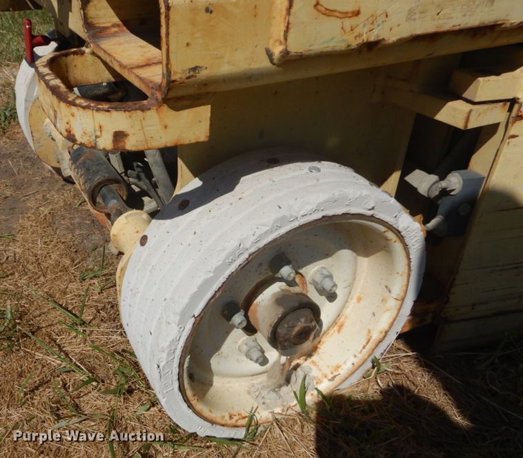 image for item JG9139 2001 JLG 1932E2  scissor lift