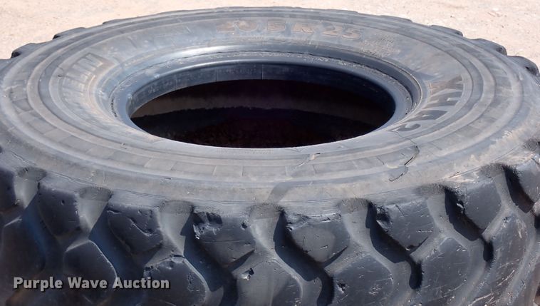 image for item JP9413 (4) Michelin 20.5R25 tires