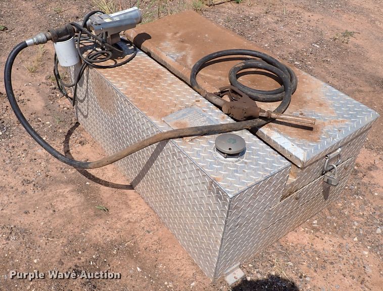 image for item JP9425 Auxiliary fuel tank/toolbox