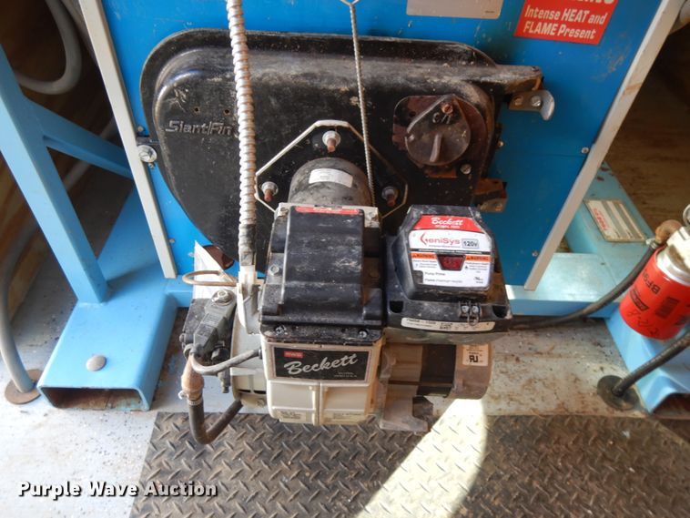 image for item JQ9151 2014 Lark United  enclosed cargo trailer with ground thaw machine