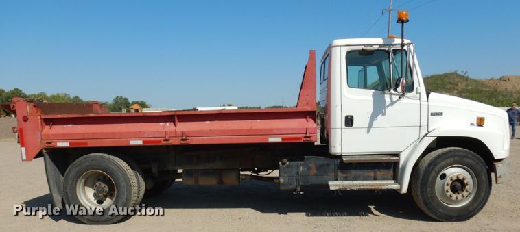 image for item JQ9175 1999 Freightliner FL70  dump truck