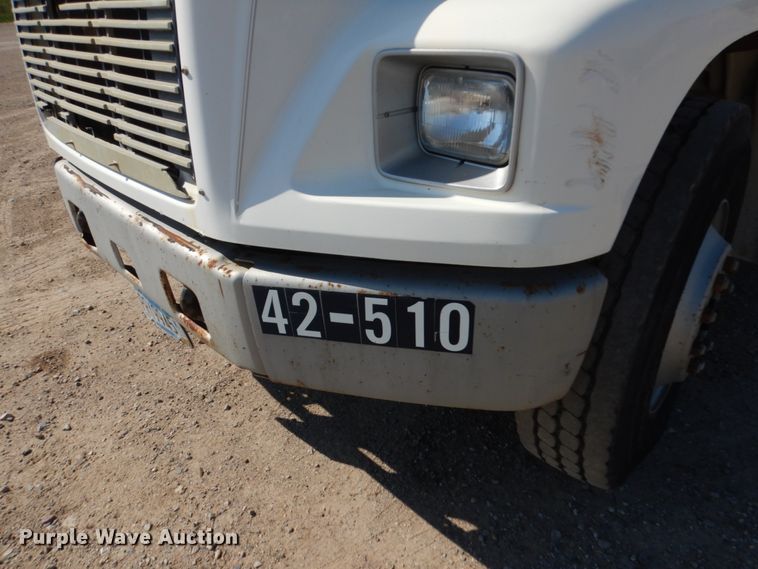 image for item JQ9175 1999 Freightliner FL70  dump truck