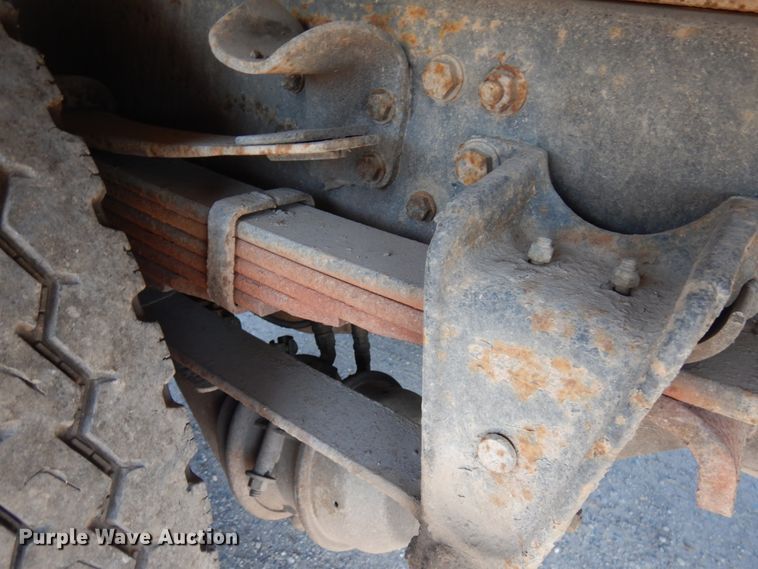 image for item JQ9175 1999 Freightliner FL70  dump truck