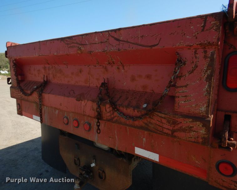 image for item JQ9175 1999 Freightliner FL70  dump truck