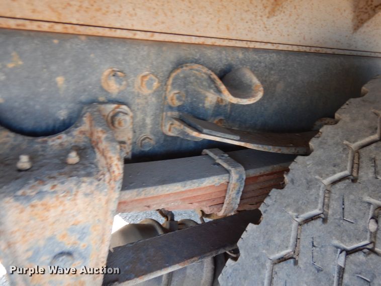 image for item JQ9175 1999 Freightliner FL70  dump truck
