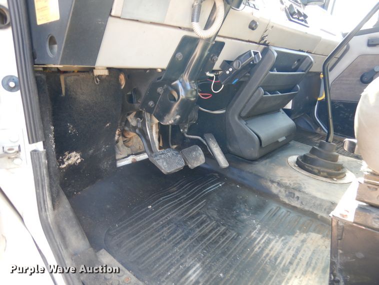 image for item JQ9175 1999 Freightliner FL70  dump truck