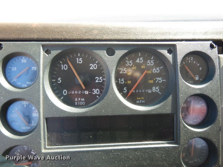 image for item JQ9175 1999 Freightliner FL70  dump truck