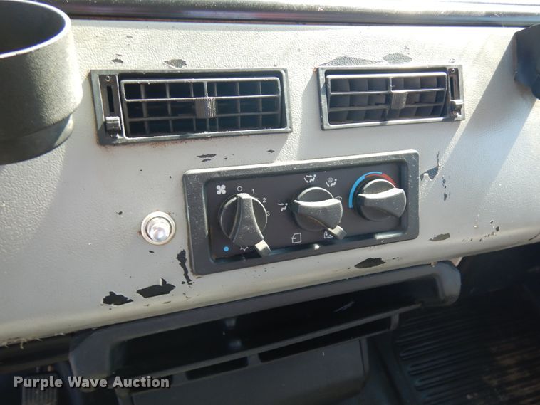 image for item JQ9175 1999 Freightliner FL70  dump truck