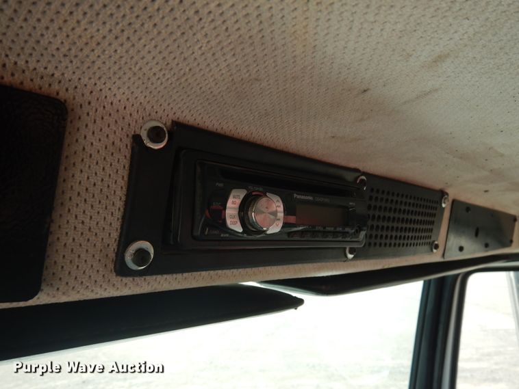 image for item JQ9175 1999 Freightliner FL70  dump truck