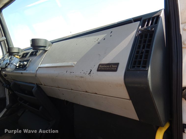 image for item JQ9175 1999 Freightliner FL70  dump truck