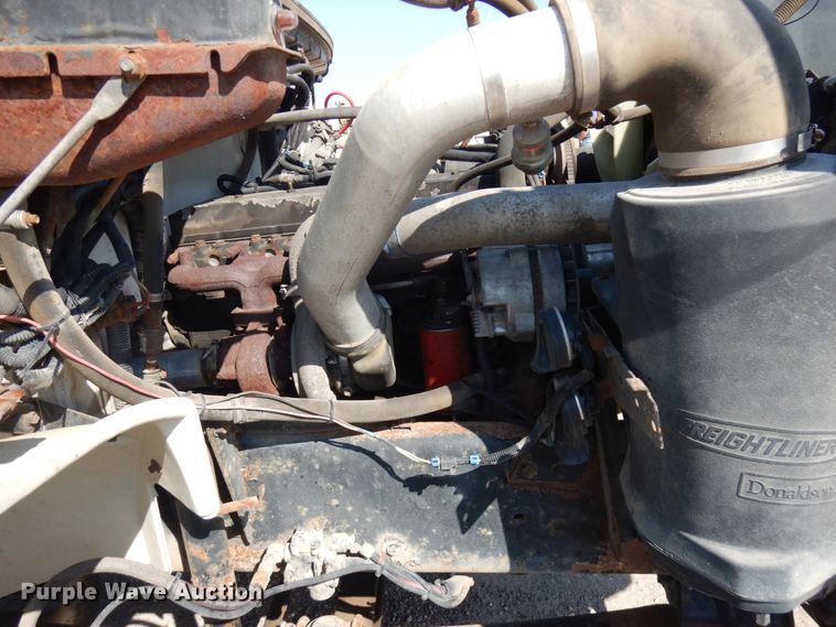 image for item JQ9175 1999 Freightliner FL70  dump truck