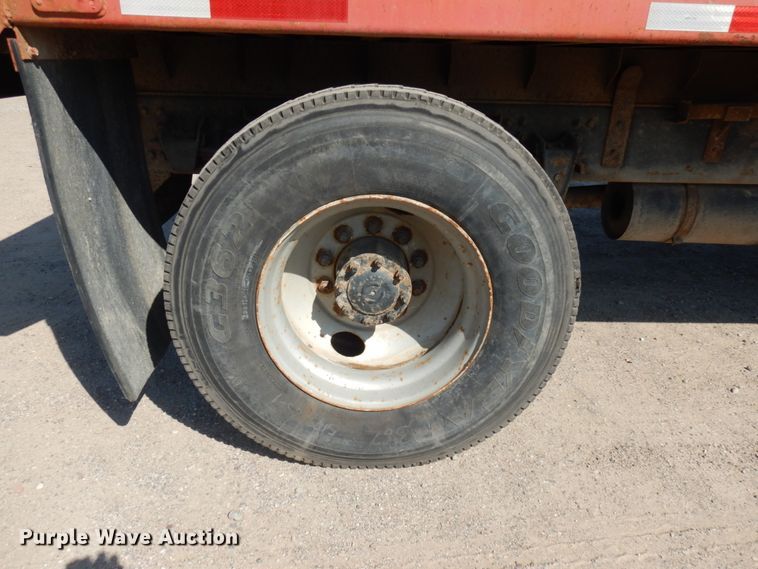 image for item JQ9175 1999 Freightliner FL70  dump truck