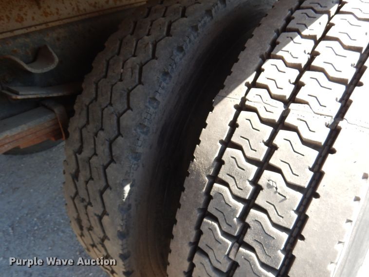 image for item JQ9175 1999 Freightliner FL70  dump truck