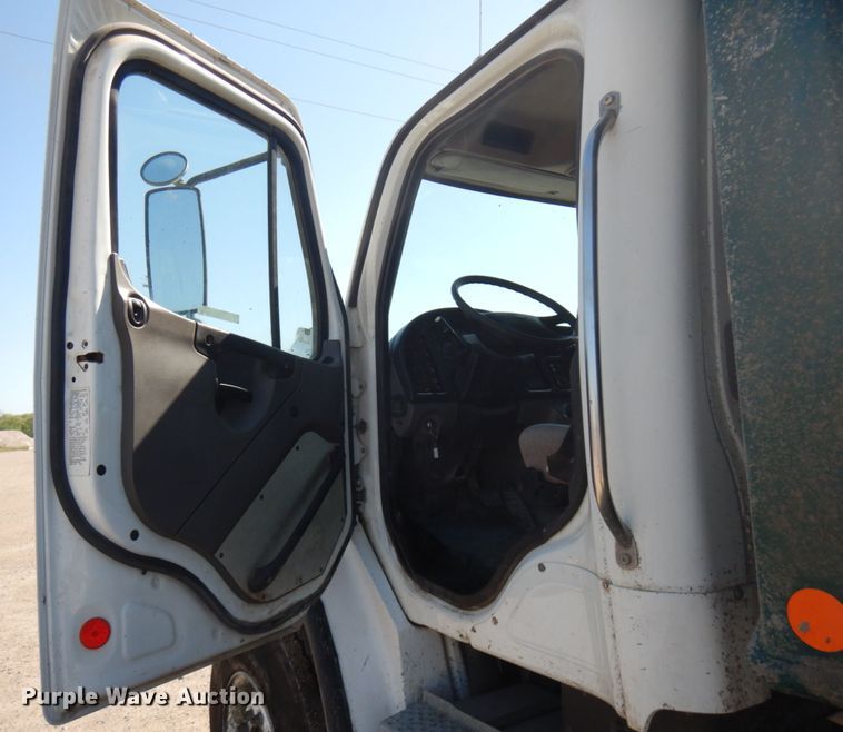 image for item JQ9179 2010 Freightliner Business Class M2  dump truck