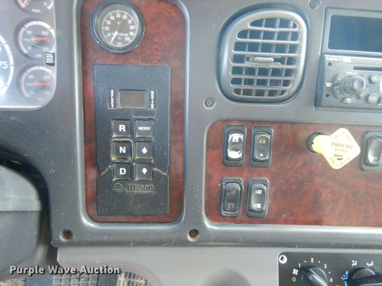 image for item JQ9180 2010 Freightliner Business Class M2  dump truck