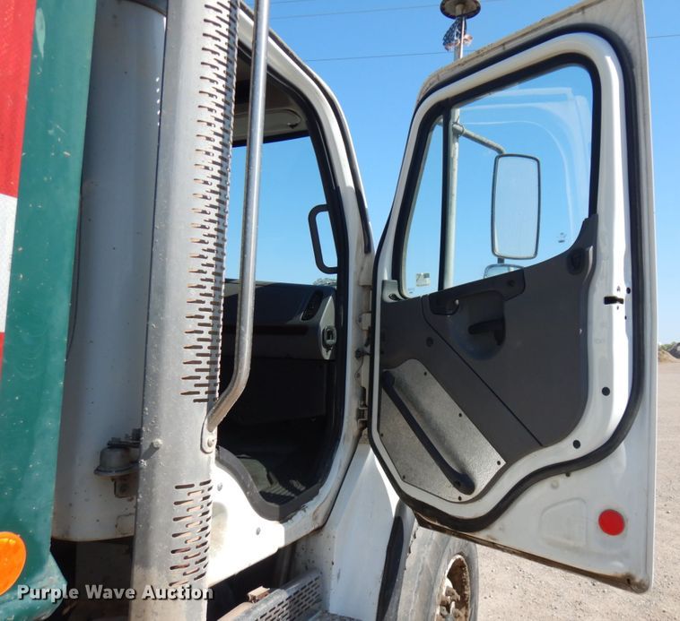 image for item JQ9180 2010 Freightliner Business Class M2  dump truck