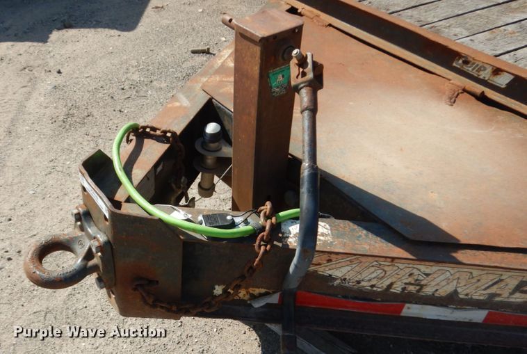 image for item JQ9182 1998 Towmaster  equipment trailer