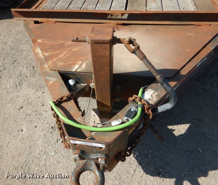 image for item JQ9182 1998 Towmaster  equipment trailer