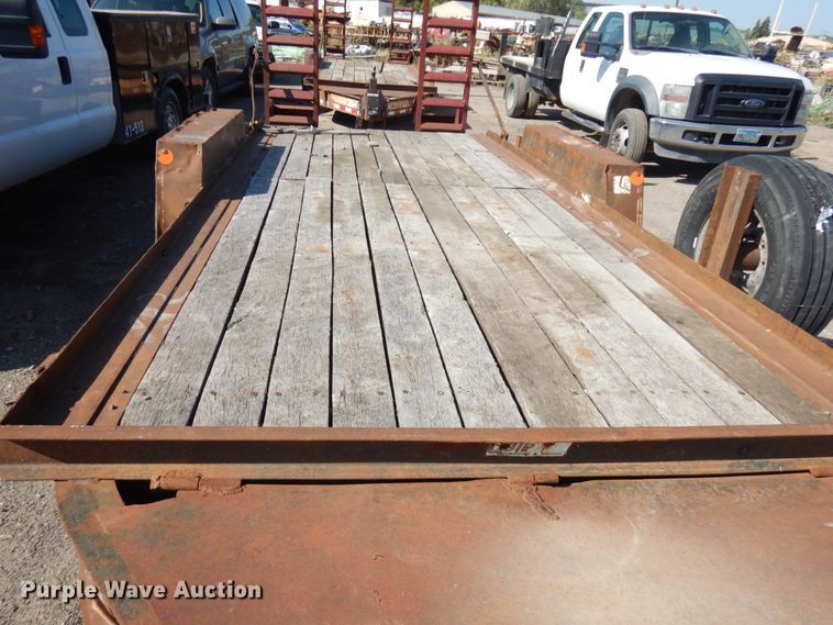 image for item JQ9182 1998 Towmaster  equipment trailer