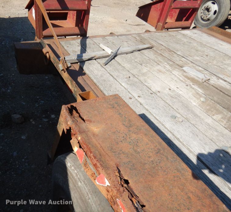 image for item JQ9182 1998 Towmaster  equipment trailer