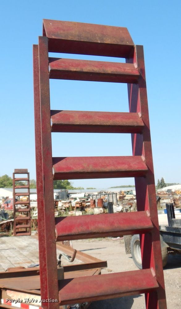 image for item JQ9182 1998 Towmaster  equipment trailer