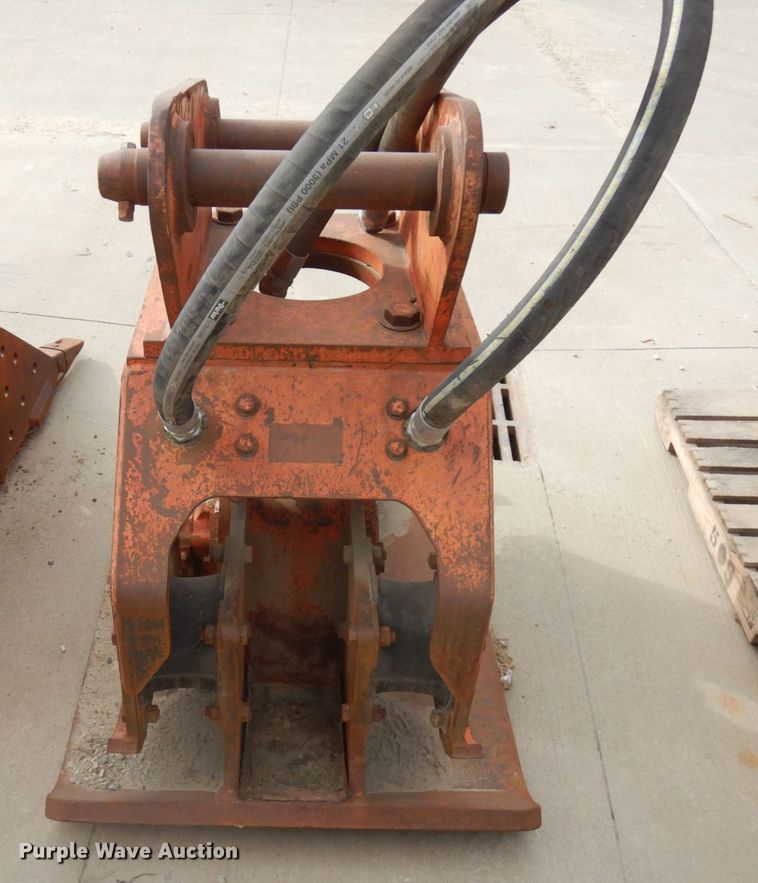 image for item JQ9200 NPK C-8C  plate compactor