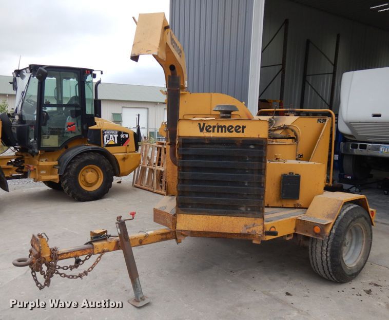 image for item JQ9210 1998 Vermeer BC1250A  wood chipper