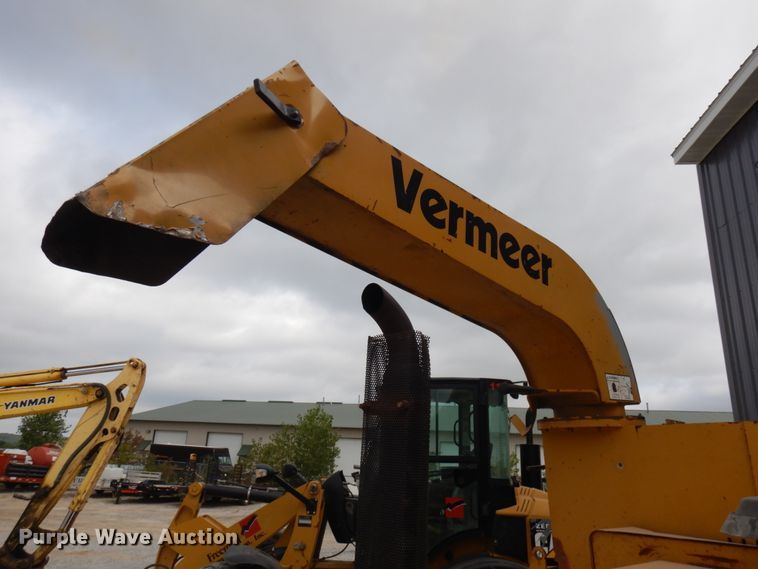 image for item JQ9210 1998 Vermeer BC1250A  wood chipper
