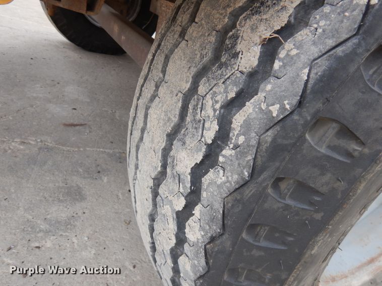 image for item JQ9210 1998 Vermeer BC1250A  wood chipper