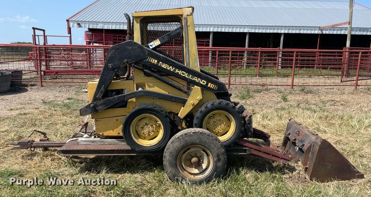 image for item JQ9573 1990 New Holland L455  skid steer loader