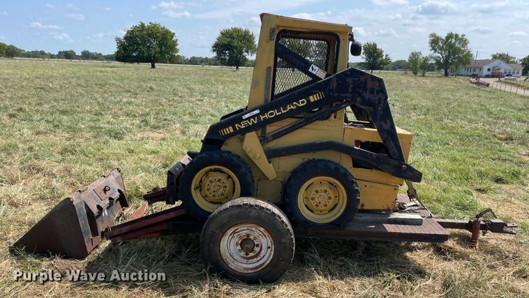 image for item JQ9573 1990 New Holland L455  skid steer loader