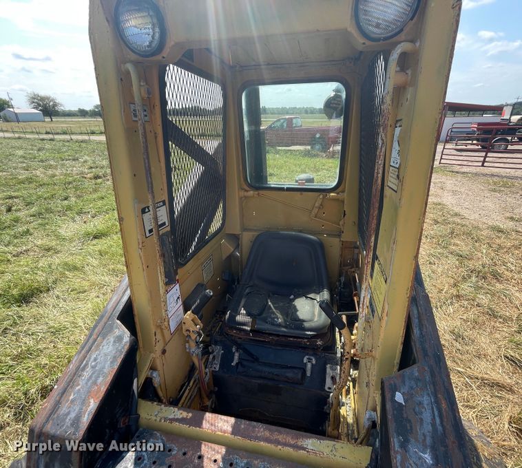 image for item JQ9573 1990 New Holland L455  skid steer loader