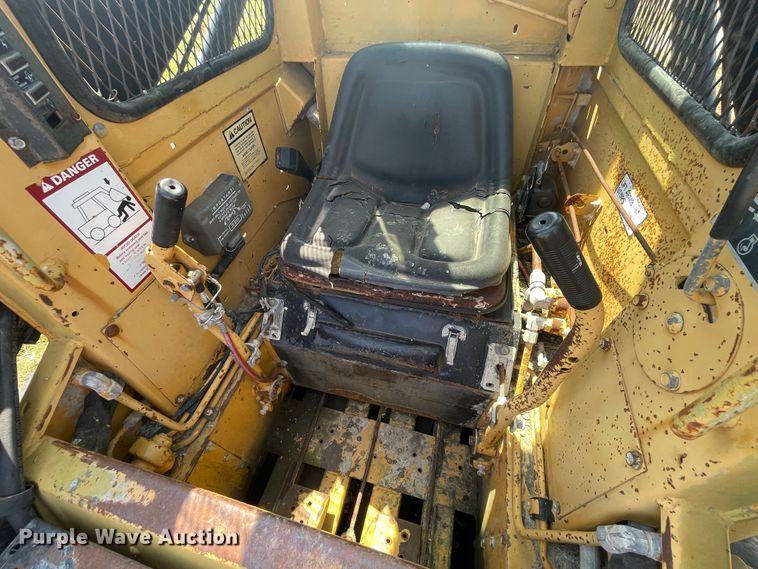 image for item JQ9573 1990 New Holland L455  skid steer loader