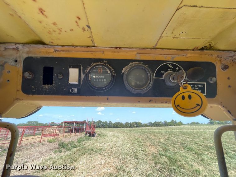 image for item JQ9573 1990 New Holland L455  skid steer loader