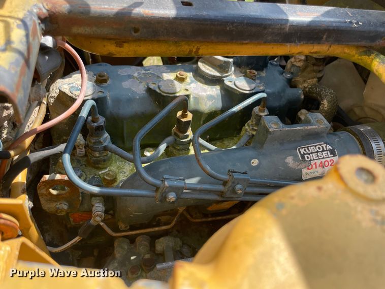 image for item JQ9573 1990 New Holland L455  skid steer loader