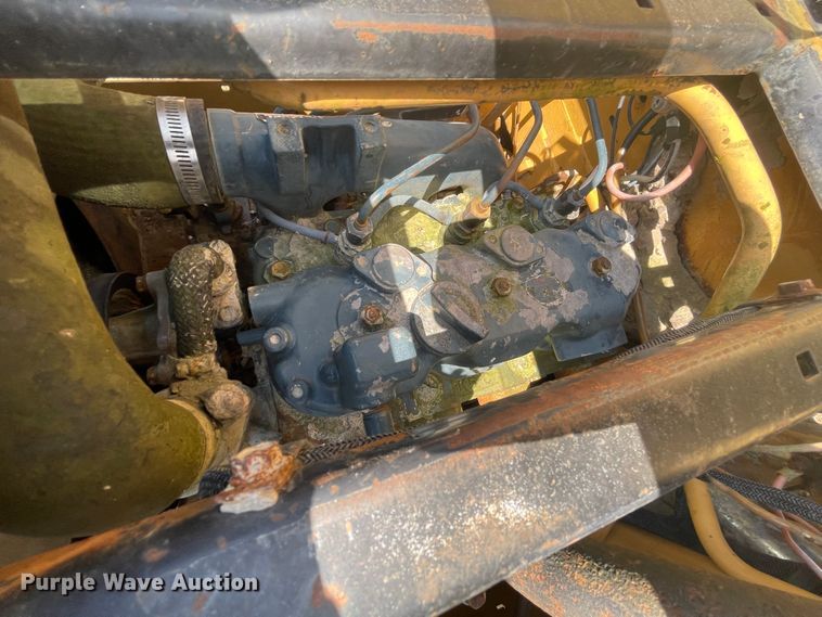 image for item JQ9573 1990 New Holland L455  skid steer loader