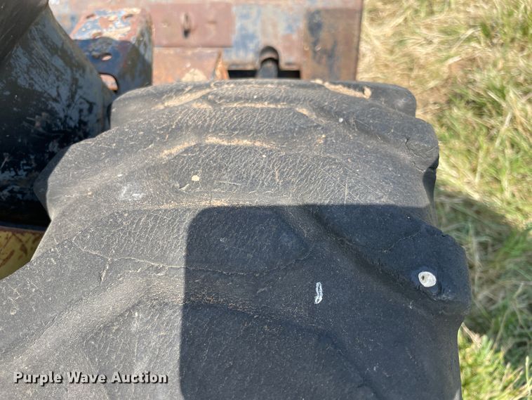 image for item JQ9573 1990 New Holland L455  skid steer loader