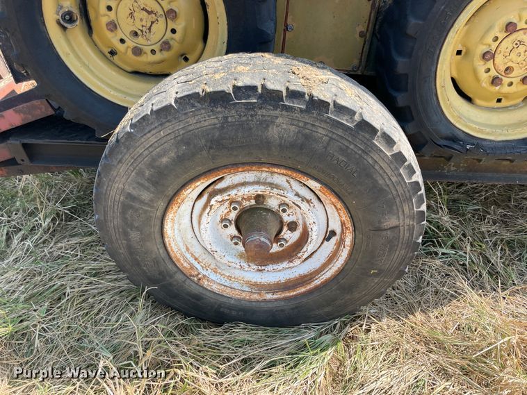 image for item JQ9573 1990 New Holland L455  skid steer loader