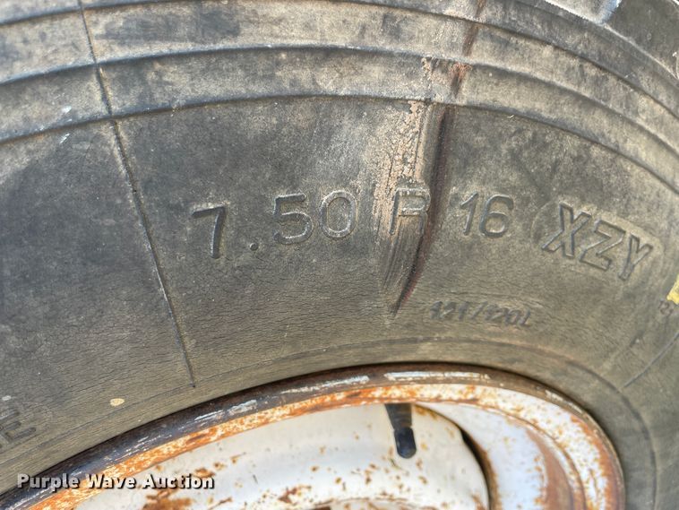 image for item JQ9573 1990 New Holland L455  skid steer loader