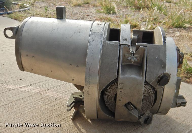 image for item JX9895 GMP J2  aerial cable lasher