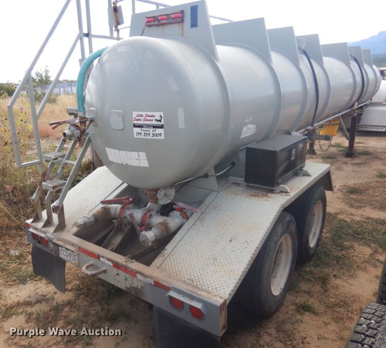 image for item JZ9847 1980 Trailmaster  tank trailer