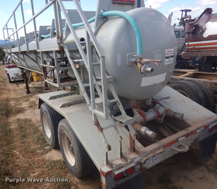 image for item JZ9847 1980 Trailmaster  tank trailer